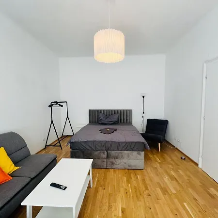 123 - 1 Apartment *