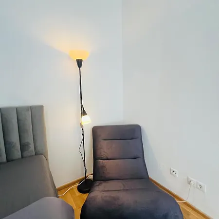 Apartment 123 - 1 *